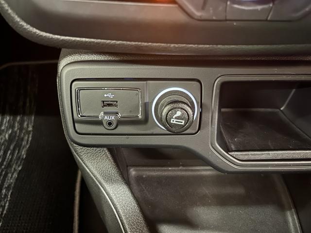 ジープ・レネゲード リミテッド 禁煙車/革S/ACC/衝突軽減B/AppleCarplay/AndroidAuto/ナビ/フルセグTV/バックカメラ/シートH/Pシート/Bluetoothオーディオ/クリアランスソナー/ルーフレール(24枚目)