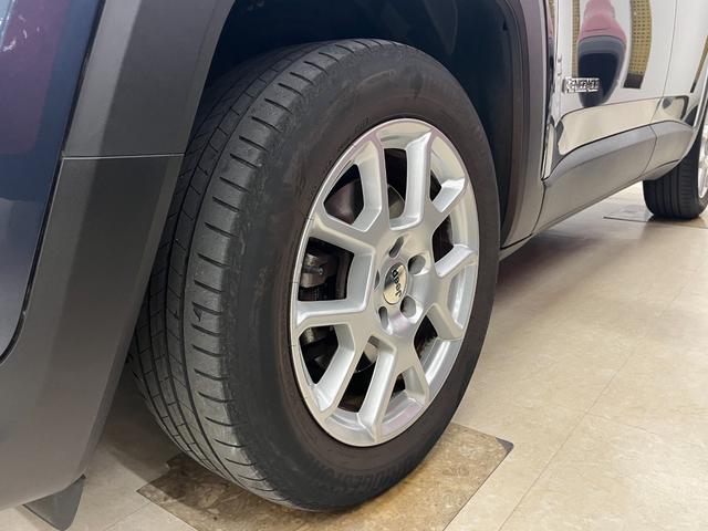 ジープ・レネゲード リミテッド 禁煙車/革S/ACC/衝突軽減B/AppleCarplay/AndroidAuto/ナビ/フルセグTV/バックカメラ/シートH/Pシート/Bluetoothオーディオ/クリアランスソナー/ルーフレール(40枚目)