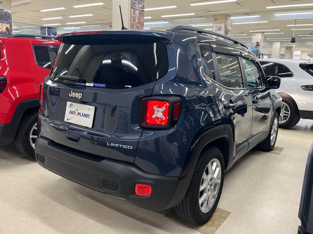 ジープ・レネゲード リミテッド 禁煙車/革S/ACC/衝突軽減B/AppleCarplay/AndroidAuto/ナビ/フルセグTV/バックカメラ/シートH/Pシート/Bluetoothオーディオ/クリアランスソナー/ルーフレール(50枚目)