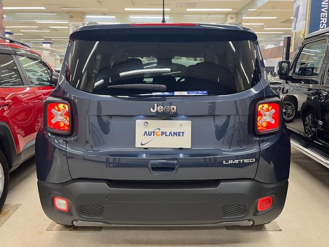 ジープ・レネゲード リミテッド 禁煙車/革S/ACC/衝突軽減B/AppleCarplay/AndroidAuto/ナビ/フルセグTV/バックカメラ/シートH/Pシート/Bluetoothオーディオ/クリアランスソナー/ルーフレール(51枚目)