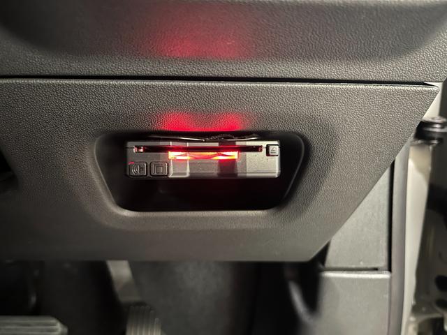 C3 モダンサロン 特別仕様車/後期モデル/禁煙車/衝突軽減B/AppleCarplay/AndroidAuto/ハーフ革S/バックカメラ/LEDヘッドライト/Bluetoothオーディオ/クルーズコントロール/1年保証(32枚目)