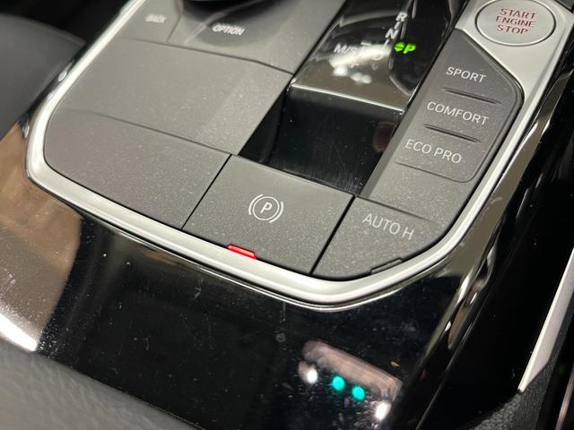 �d�q���p�[�L���O�u���[�L�𑕔����Ă���܂��B