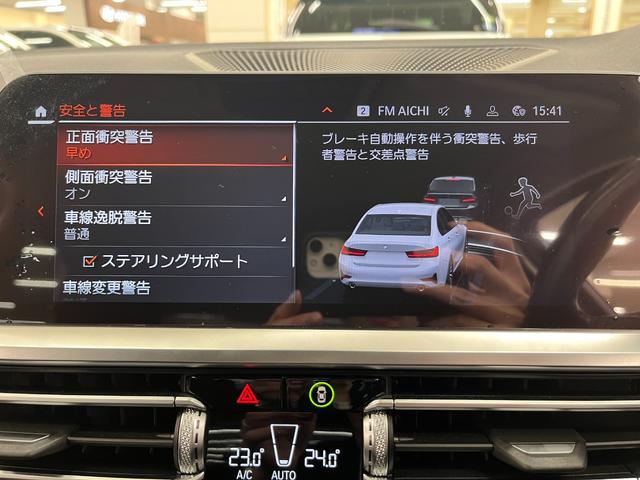 �Ԑ���E�x���𑕔����Ă���܂��B