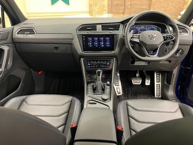 ティグアン R 革S/社外サスペンション/禁煙車/ACC/衝突軽減B/AppleCarplay/AndroidAuto/HDDナビ/フルセグTV/B&360度カメラ/シートH/Pシート/LEDヘッドライト/Pゲート(9枚目)