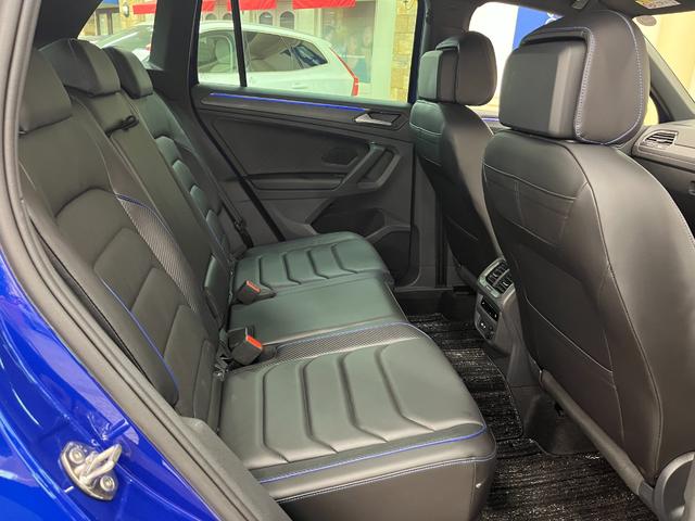 ティグアン R 革S/社外サスペンション/禁煙車/ACC/衝突軽減B/AppleCarplay/AndroidAuto/HDDナビ/フルセグTV/B&360度カメラ/シートH/Pシート/LEDヘッドライト/Pゲート(12枚目)