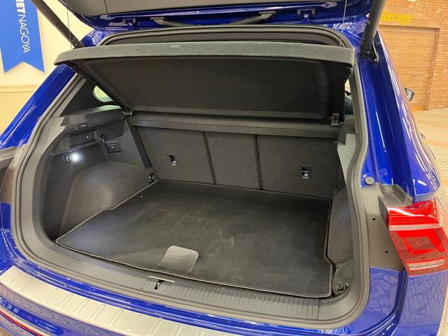 ティグアン R 革S/社外サスペンション/禁煙車/ACC/衝突軽減B/AppleCarplay/AndroidAuto/HDDナビ/フルセグTV/B&360度カメラ/シートH/Pシート/LEDヘッドライト/Pゲート(14枚目)