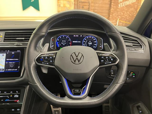 ティグアン R 革S/社外サスペンション/禁煙車/ACC/衝突軽減B/AppleCarplay/AndroidAuto/HDDナビ/フルセグTV/B&360度カメラ/シートH/Pシート/LEDヘッドライト/Pゲート(16枚目)