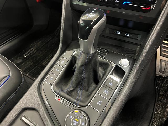 ティグアン R 革S/社外サスペンション/禁煙車/ACC/衝突軽減B/AppleCarplay/AndroidAuto/HDDナビ/フルセグTV/B&360度カメラ/シートH/Pシート/LEDヘッドライト/Pゲート(25枚目)