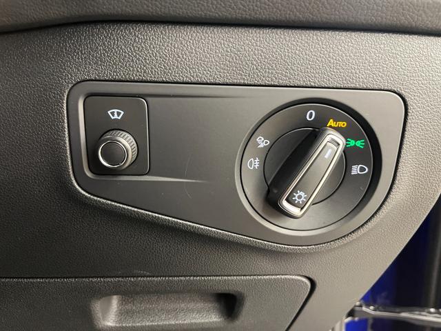 ティグアン R 革S/社外サスペンション/禁煙車/ACC/衝突軽減B/AppleCarplay/AndroidAuto/HDDナビ/フルセグTV/B&360度カメラ/シートH/Pシート/LEDヘッドライト/Pゲート(32枚目)