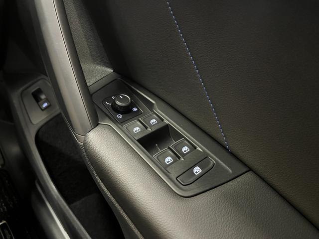 ティグアン R 革S/社外サスペンション/禁煙車/ACC/衝突軽減B/AppleCarplay/AndroidAuto/HDDナビ/フルセグTV/B&360度カメラ/シートH/Pシート/LEDヘッドライト/Pゲート(49枚目)