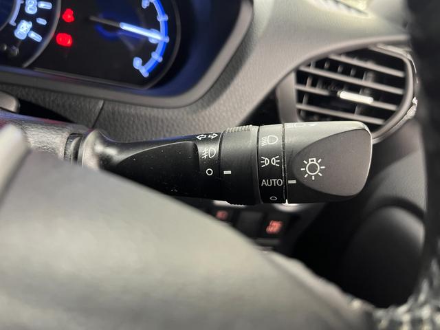 ノア ハイブリッドＧ　禁煙車／衝突軽減Ｂ／ナビ／フルセグＴＶ／Ｂカメラ／車線逸脱警告／シートＨ／ＬＥＤヘッドライト／後席モニター／両側電動スライドドア／Ｂｌｕｅｔｏｏｔｈ／クリアランスソナー／クルーズコントロール／１年保証（18枚目）