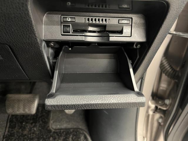 ノア ハイブリッドＧ　禁煙車／衝突軽減Ｂ／ナビ／フルセグＴＶ／Ｂカメラ／車線逸脱警告／シートＨ／ＬＥＤヘッドライト／後席モニター／両側電動スライドドア／Ｂｌｕｅｔｏｏｔｈ／クリアランスソナー／クルーズコントロール／１年保証（26枚目）