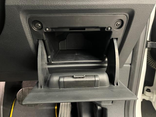 X2 xDrive 18d MスポーツX 禁煙車/ACC/衝突軽減B/ハーフ革S/HDDナビ/バックカメラ/車線逸脱警告/シートH/Pシート/LEDヘッドライト/Pゲート/Bluetoothオーディオ/クリアランスソナー/1年保証(28枚目)