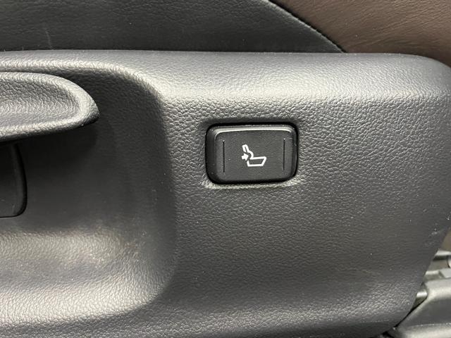 C-HR G 禁煙車/ACC/衝突軽減B/ハーフ革S/ナビ/フルセグTV/バックカメラ/車線逸脱警告/シートH/LEDヘッドライト/Bluetoothオーディオ/ハンズフリー通話/クリアランスソナー/1年保証(13枚目)