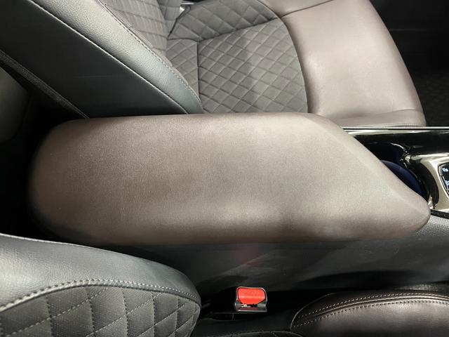 C-HR G 禁煙車/ACC/衝突軽減B/ハーフ革S/ナビ/フルセグTV/バックカメラ/車線逸脱警告/シートH/LEDヘッドライト/Bluetoothオーディオ/ハンズフリー通話/クリアランスソナー/1年保証(35枚目)