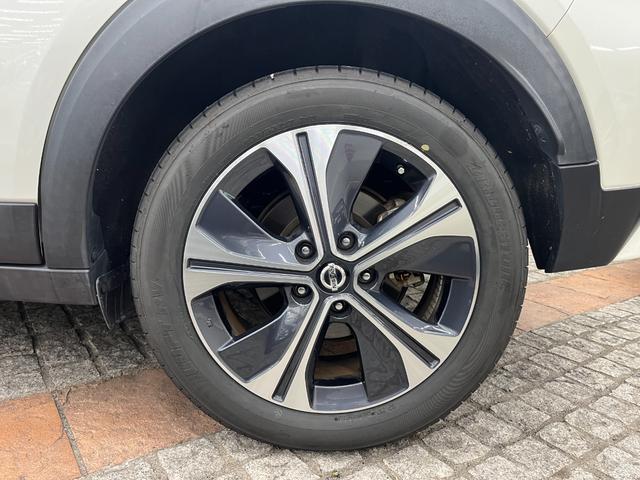 キックス Ｘ　禁煙車／ＡＣＣ／衝突軽減Ｂ／ハーフ革Ｓ／ナビ／フルセグＴＶ／Ｂ＆３６０度カメラ／ＬＥＤヘッドライト／Ｂｌｕｅｔｏｏｔｈオーディオ／クリアランスソナー／オートライト／ルーフレール／ドアバイザー／１年保証（41枚目）