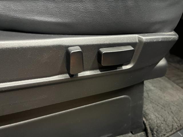 デリカD:5 ジャスパー 特別仕様車/禁煙車/ACC/衝突軽減B/AppleCarplay/Android/ハーフ革S/B&360度カメラ/車線逸脱警告/シートH/Pシート/LEDヘッドライト/Pゲート/両側電動スライドドア(14枚目)