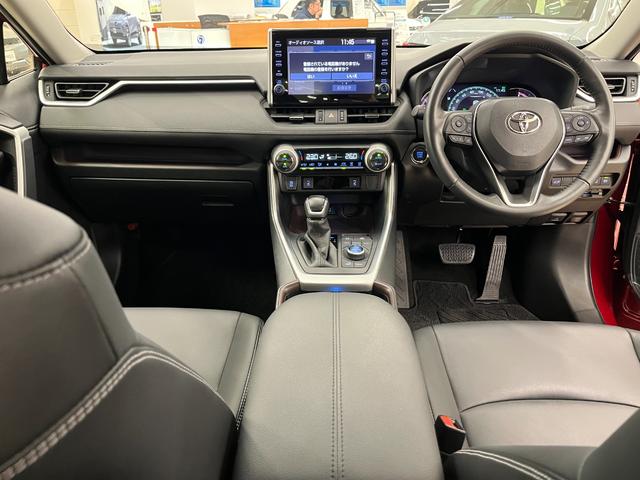 RAV4 G Zパッケージ 禁煙車/ACC/衝突軽減ブレーキ/黒革シート/ナビ/フルセグTV/B&360度カメラ/車線逸脱警告/シートH/Pシート/LEDヘッドライト/Pゲート/Bluetoothオーディオ/クリアランスソナー(9枚目)