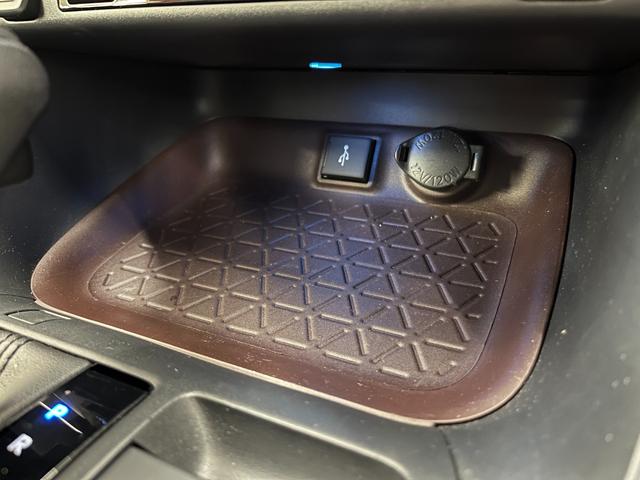 RAV4 G Zパッケージ 禁煙車/ACC/衝突軽減ブレーキ/黒革シート/ナビ/フルセグTV/B&360度カメラ/車線逸脱警告/シートH/Pシート/LEDヘッドライト/Pゲート/Bluetoothオーディオ/クリアランスソナー(38枚目)
