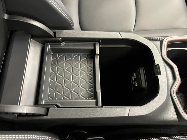 RAV4 G Zパッケージ 禁煙車/ACC/衝突軽減ブレーキ/黒革シート/ナビ/フルセグTV/B&360度カメラ/車線逸脱警告/シートH/Pシート/LEDヘッドライト/Pゲート/Bluetoothオーディオ/クリアランスソナー(43枚目)