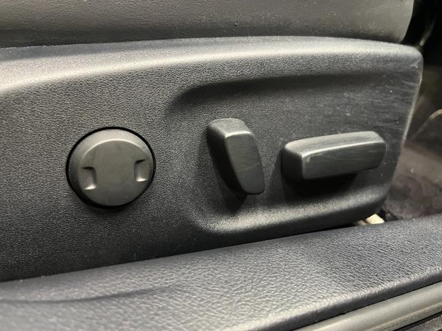 クラウンハイブリッド アスリートＳ　Ｊ－フロンティアリミテッド　特別仕様車／革Ｓ／禁煙車／ＡＣＣ／衝突軽減Ｂ／ナビ／フルセグＴＶ／バックカメラ／車線逸脱警告／シートＨ・Ｃ／Ｐシート／ＬＥＤヘッドライト／Ｂｌｕｅｔｏｏｔｈオーディオ／クリアランスソナー／１年保証（15枚目）