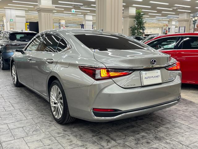 ＥＳ ＥＳ３００ｈ　バージョンＬ　サンルーフ／茶革Ｓ／禁煙／ＡＣＣ／衝突軽減Ｂ／フルセグＴＶ／Ｓ＆Ｂ＆３６０度カメラ／車線逸脱警告／シートＨ・Ｃ／Ｐシート／ＬＥＤライト／Ｐゲート／Ｂｌｕｅｔｏｏｔｈ／クリアランスソナー／ステアリングＨ（71枚目）