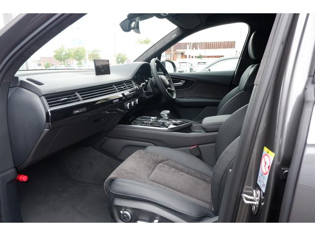 アーバンブラック 限定車 45TFSI ブラックスタイリングPKG カーボンドアミラー 専用21インチホイール ブラックルーフレール アルカンタラレザースポーツシート 専用パネル 専用カラー エアサス 4ゾーンエアコン(15枚目)