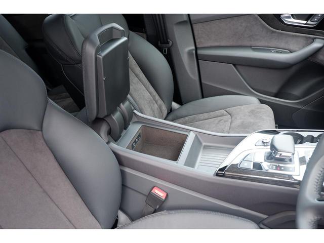 アーバンブラック 限定車 45TFSI ブラックスタイリングPKG カーボンドアミラー 専用21インチホイール ブラックルーフレール アルカンタラレザースポーツシート 専用パネル 専用カラー エアサス 4ゾーンエアコン(22枚目)