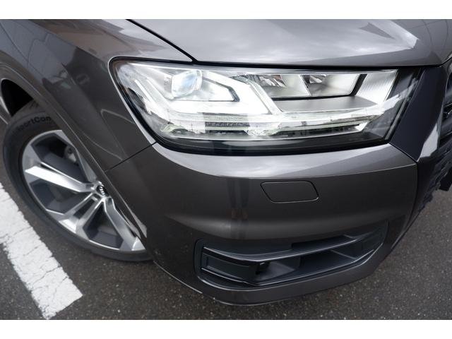 アーバンブラック 限定車 45TFSI ブラックスタイリングPKG カーボンドアミラー 専用21インチホイール ブラックルーフレール アルカンタラレザースポーツシート 専用パネル 専用カラー エアサス 4ゾーンエアコン(72枚目)