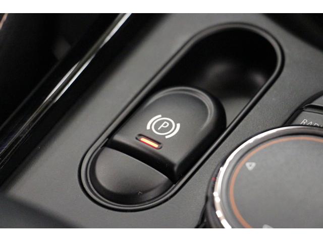 クーパー クラブマン 禁煙車/HDDナビ/Bカメラ/ミラーETC/LEDヘッドライト/スマートキー/アルミ/Bluetoothオーディオ/ハンズフリー通話/アイドリングストップ/レザーステアリング/クルコン/ターボ(36枚目)