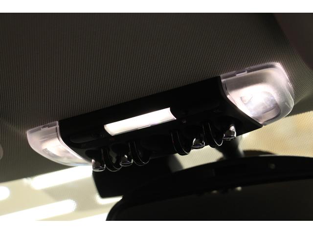 クーパー クラブマン 禁煙車/HDDナビ/Bカメラ/ミラーETC/LEDヘッドライト/スマートキー/アルミ/Bluetoothオーディオ/ハンズフリー通話/アイドリングストップ/レザーステアリング/クルコン/ターボ(45枚目)