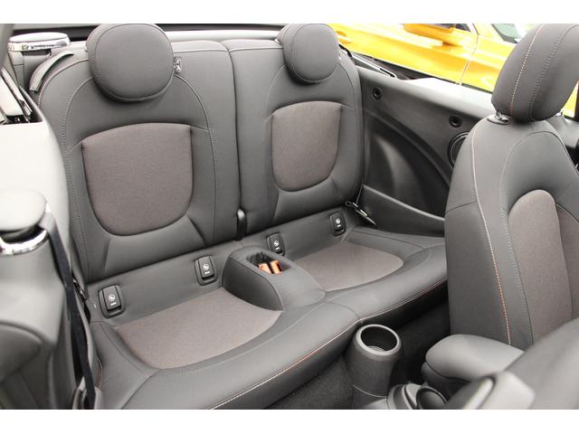 クーパー コンバーチブル 1年保証・走行距離無制限/禁煙車/HDDナビ/Bカメラ/シートH/LEDヘッドライト/スマートキー/アルミ/ETC/クリアランスソナー/スピードリミッター/Bluetoothオーディオ/オートライト(9枚目)