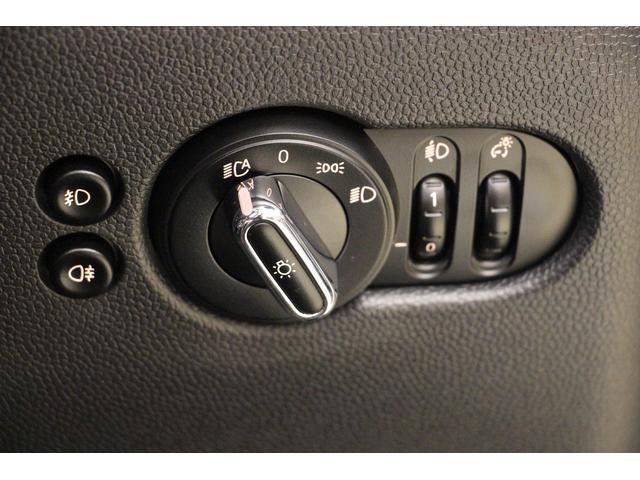 クーパー コンバーチブル 1年保証・走行距離無制限/禁煙車/HDDナビ/Bカメラ/シートH/LEDヘッドライト/スマートキー/アルミ/ETC/クリアランスソナー/スピードリミッター/Bluetoothオーディオ/オートライト(21枚目)