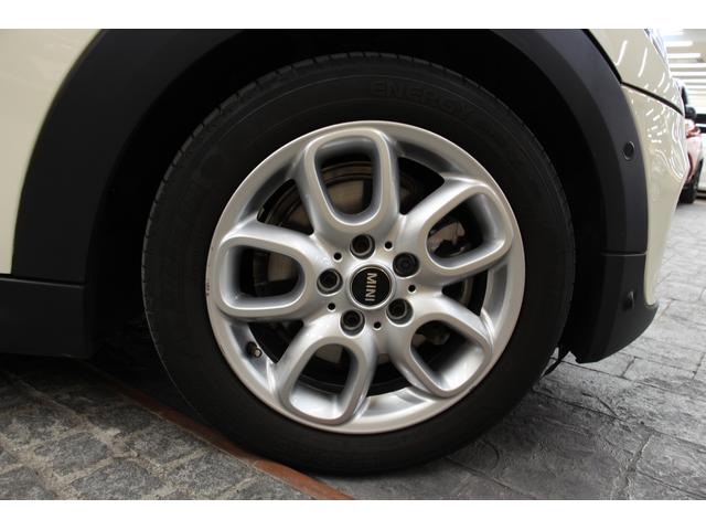 クーパー コンバーチブル 1年保証・走行距離無制限/禁煙車/HDDナビ/Bカメラ/シートH/LEDヘッドライト/スマートキー/アルミ/ETC/クリアランスソナー/スピードリミッター/Bluetoothオーディオ/オートライト(40枚目)