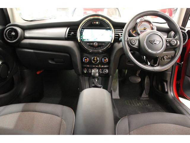 クーパーD 1オーナー/1年保証/禁煙車/インテリジェントセーフティ/HDDナビ/Bカメラ/ETC/LEDヘッドライト/スマートキー/アルミ/クリアランスソナー/SOSコール(7枚目)