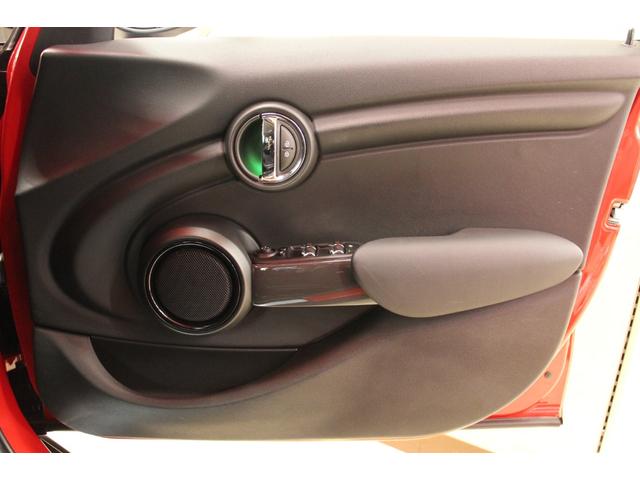 クーパーD 1オーナー/1年保証/禁煙車/インテリジェントセーフティ/HDDナビ/Bカメラ/ETC/LEDヘッドライト/スマートキー/アルミ/クリアランスソナー/SOSコール(35枚目)