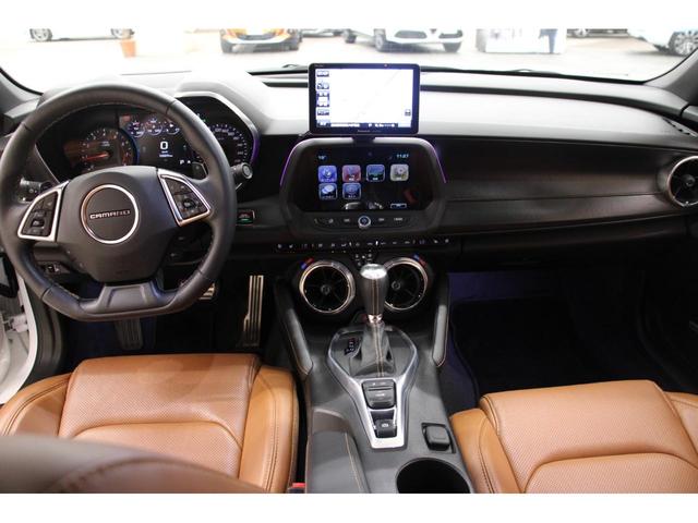 シボレーカマロ ＬＴ　ＲＳ　１年保証／禁煙車／ＡｐｐｌｅＣａｒＰｌａｙ／ＡｎｄｒｏｉｄＡｕｔｏ／革Ｓ／ＬＨＤ／ナビＴＶ／バックカメラ／シートＨ・Ｃ／Ｐシート／キセノン／Ｂｌｕｅｔｏｏｔｈ／ＨＵＤ／ＢＯＳＥスピーカー／クルコン（4枚目）