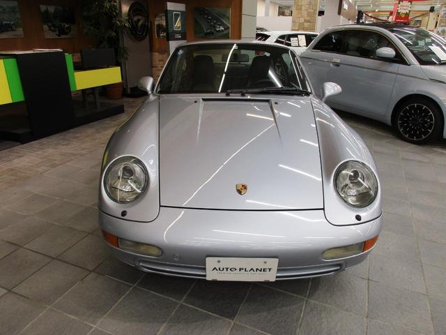 ９１１ ９１１カレラ　クーペＩＩ　禁煙車／６速マニュアル車／革Ｓ／純正カセット／ＣＤチェンジャー／左ハンドル／レザーステアリング／フロントフォグランプ（29枚目）