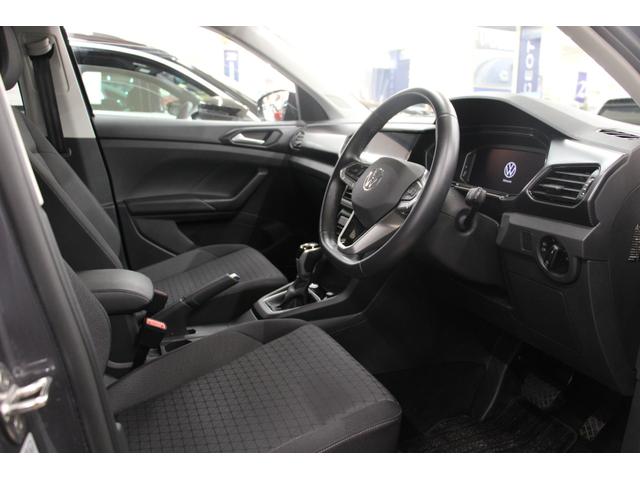 Ｔ－クロス ＴＳＩ　アクティブ　１年保証／禁煙車／ＡＣＣ／衝突軽減Ｂ／ＡｐｐｌｅＣａｒｐｌａｙ／ＡｎｄｒｏｉｄＡｕｔｏ／ナビ／バックカメラ／ＬＥＤヘッドライト／Ｂｌｕｅｔｏｏｔｈオーディオ／クリアランスソナー／ルーフレール（10枚目）