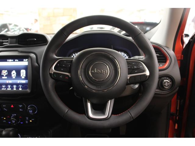 ジープ・レネゲード トレイルホーク　禁煙車／ＡｐｐｌｅＣａｒｐｌａｙ／ナビ／フルセグＴＶ／バックカメラ／車線逸脱警告／ＬＥＤヘッドライト／Ｂｌｕｅｔｏｏｔｈオーディオ／クルーズコントロール／ＵＳＢ入力端子／１年保証（14枚目）