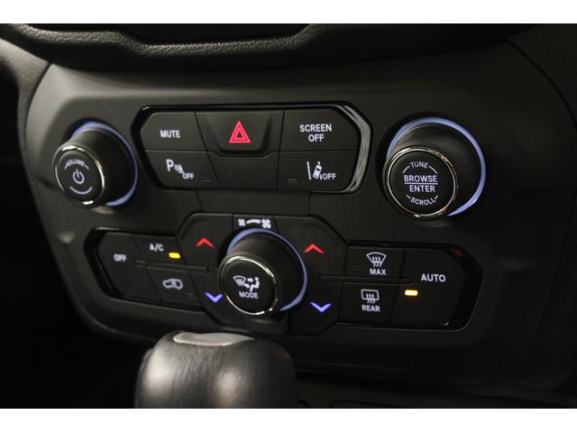 ジープ・レネゲード トレイルホーク　禁煙車／ＡｐｐｌｅＣａｒｐｌａｙ／ナビ／フルセグＴＶ／バックカメラ／車線逸脱警告／ＬＥＤヘッドライト／Ｂｌｕｅｔｏｏｔｈオーディオ／クルーズコントロール／ＵＳＢ入力端子／１年保証（35枚目）