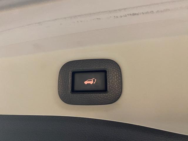 エクストレイル モード・プレミアハイコントラストインテリア　特別仕様車／白革Ｓ／ＡｐｐｌｅＣａｒｐｌａｙ／ＡｎｄｒｏｉｄＡｕｔｏ／ナビ／フルセグＴＶ／Ｓ＆Ｂ＆３６０度カメラ／シートＨ／ＬＥＤライト／Ｐゲート／Ｂｌｕｅｔｏｏｔｈオーディオ／クリアランスソナー（15枚目）