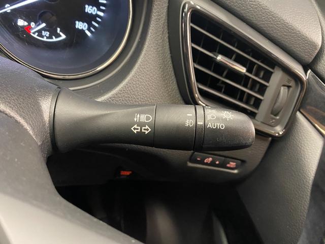 エクストレイル モード・プレミアハイコントラストインテリア　特別仕様車／白革Ｓ／ＡｐｐｌｅＣａｒｐｌａｙ／ＡｎｄｒｏｉｄＡｕｔｏ／ナビ／フルセグＴＶ／Ｓ＆Ｂ＆３６０度カメラ／シートＨ／ＬＥＤライト／Ｐゲート／Ｂｌｕｅｔｏｏｔｈオーディオ／クリアランスソナー（21枚目）