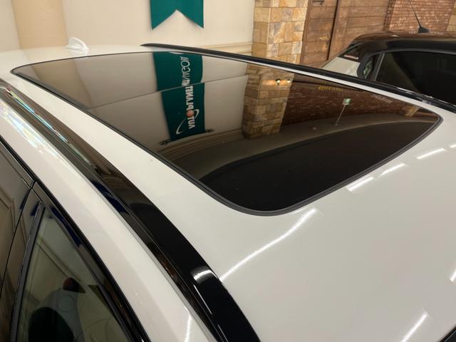 Ｖ６０ ウルトラ　Ｔ６　ＡＷＤ　プラグインハイブリッド　禁煙車／アンバー革シート／パノラマサンルーフ／衝突軽減ブレーキ／ＡＣＣ／アップルカープレイ／アンドロイドオート／ハーマンカードン／シートＨ・Ｃ／ステアリングヒーター／Ｐシート／マッサージ機能／アルミ（10枚目）