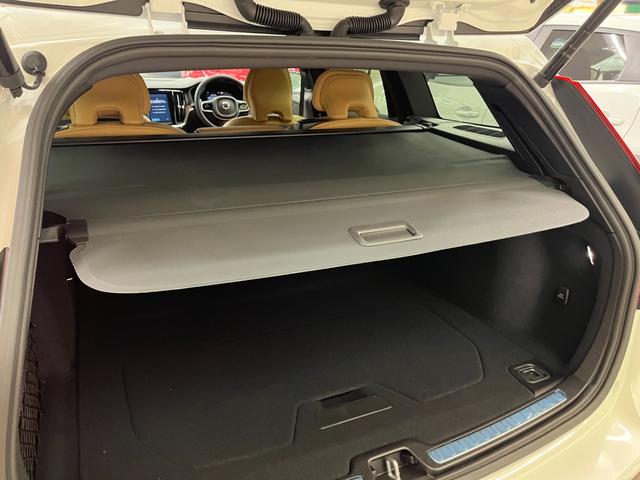 Ｖ６０ ウルトラ　Ｔ６　ＡＷＤ　プラグインハイブリッド　禁煙車／アンバー革シート／パノラマサンルーフ／衝突軽減ブレーキ／ＡＣＣ／アップルカープレイ／アンドロイドオート／ハーマンカードン／シートＨ・Ｃ／ステアリングヒーター／Ｐシート／マッサージ機能／アルミ（14枚目）