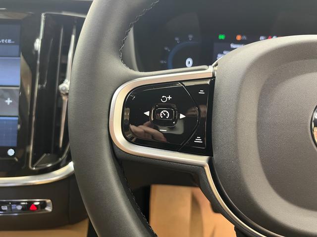 Ｖ６０ ウルトラ　Ｔ６　ＡＷＤ　プラグインハイブリッド　禁煙車／アンバー革シート／パノラマサンルーフ／衝突軽減ブレーキ／ＡＣＣ／アップルカープレイ／アンドロイドオート／ハーマンカードン／シートＨ・Ｃ／ステアリングヒーター／Ｐシート／マッサージ機能／アルミ（20枚目）