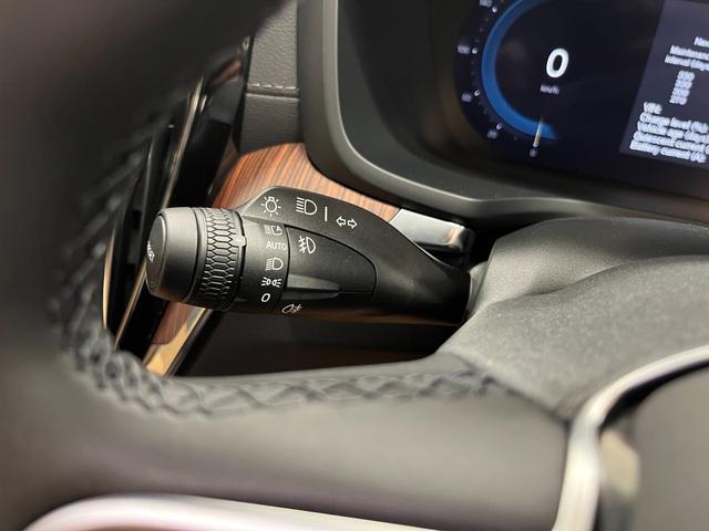 Ｖ６０ ウルトラ　Ｔ６　ＡＷＤ　プラグインハイブリッド　禁煙車／アンバー革シート／パノラマサンルーフ／衝突軽減ブレーキ／ＡＣＣ／アップルカープレイ／アンドロイドオート／ハーマンカードン／シートＨ・Ｃ／ステアリングヒーター／Ｐシート／マッサージ機能／アルミ（22枚目）