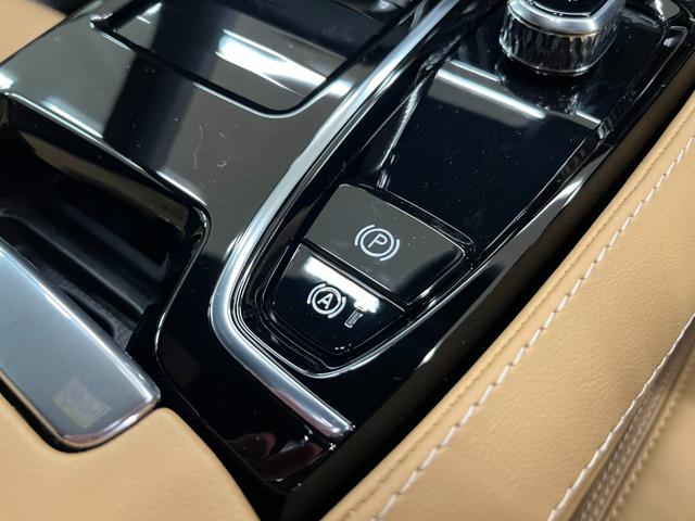 Ｖ６０ ウルトラ　Ｔ６　ＡＷＤ　プラグインハイブリッド　禁煙車／アンバー革シート／パノラマサンルーフ／衝突軽減ブレーキ／ＡＣＣ／アップルカープレイ／アンドロイドオート／ハーマンカードン／シートＨ・Ｃ／ステアリングヒーター／Ｐシート／マッサージ機能／アルミ（25枚目）