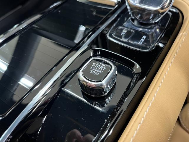 Ｖ６０ ウルトラ　Ｔ６　ＡＷＤ　プラグインハイブリッド　禁煙車／アンバー革シート／パノラマサンルーフ／衝突軽減ブレーキ／ＡＣＣ／アップルカープレイ／アンドロイドオート／ハーマンカードン／シートＨ・Ｃ／ステアリングヒーター／Ｐシート／マッサージ機能／アルミ（26枚目）