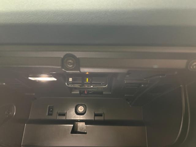 Ｖ６０ ウルトラ　Ｔ６　ＡＷＤ　プラグインハイブリッド　禁煙車／アンバー革シート／パノラマサンルーフ／衝突軽減ブレーキ／ＡＣＣ／アップルカープレイ／アンドロイドオート／ハーマンカードン／シートＨ・Ｃ／ステアリングヒーター／Ｐシート／マッサージ機能／アルミ（34枚目）